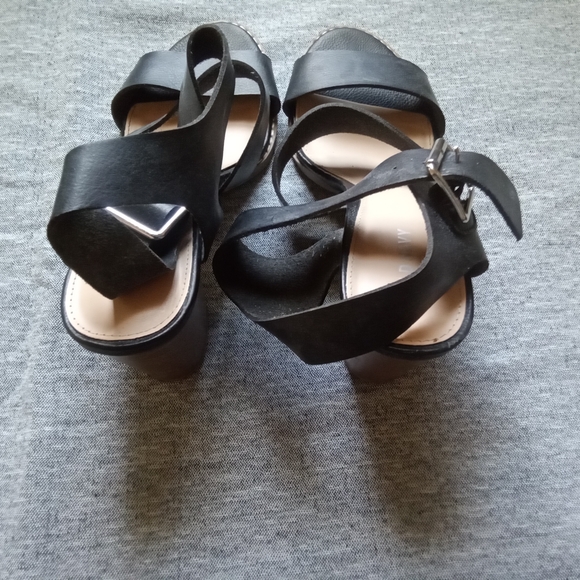 Elegant Black Women's Sandals - Picture 2 of 4